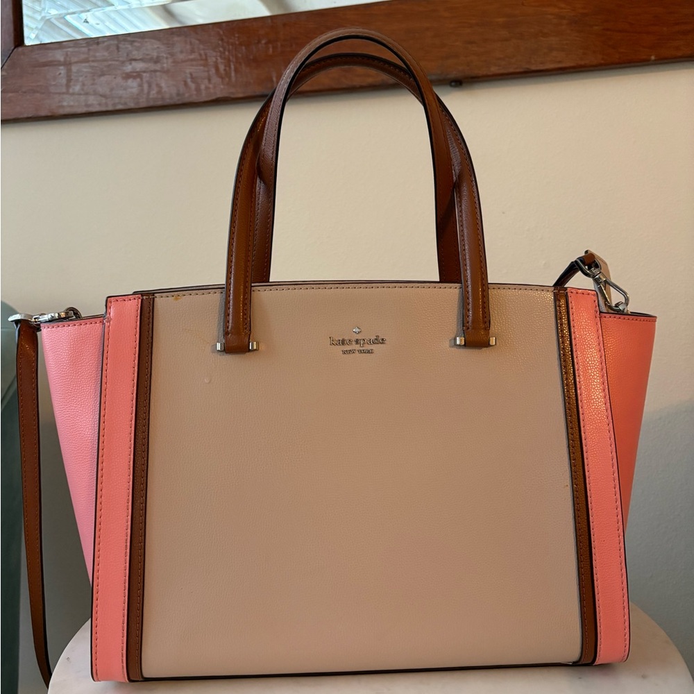 Kate Spade tote in excellent condition